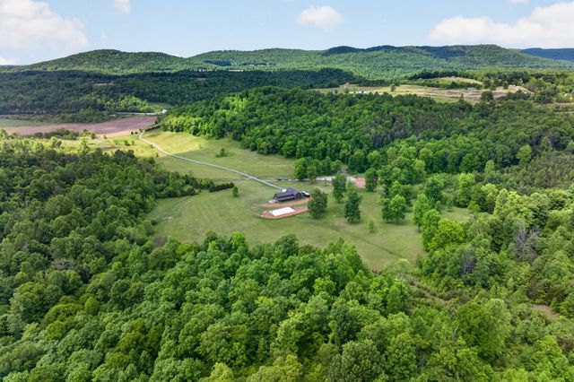 106 Pleasant Shade Lane, Monterey, TN 38574