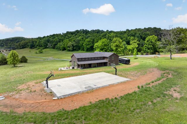 106 Pleasant Shade Lane, Monterey, TN 38574