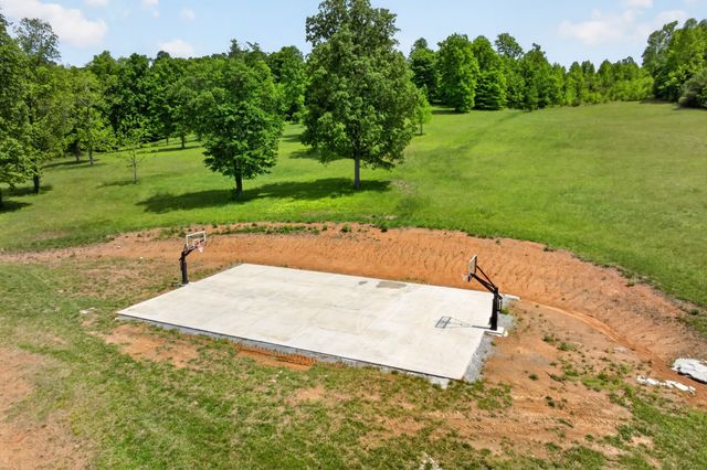 106 Pleasant Shade Lane, Monterey, TN 38574