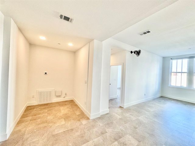 2102 Mechanic Street 204, Galveston, TX 77550