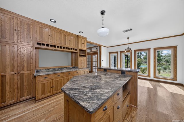 17840 HELOTES SPRINGS RD, Helotes, TX 78023