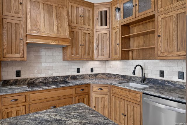17840 HELOTES SPRINGS RD, Helotes, TX 78023