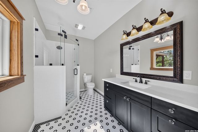 17840 HELOTES SPRINGS RD, Helotes, TX 78023