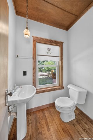17840 HELOTES SPRINGS RD, Helotes, TX 78023