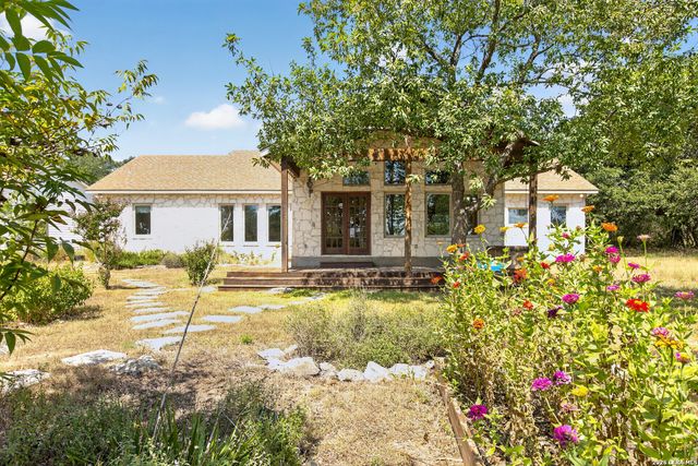 17840 HELOTES SPRINGS RD, Helotes, TX 78023