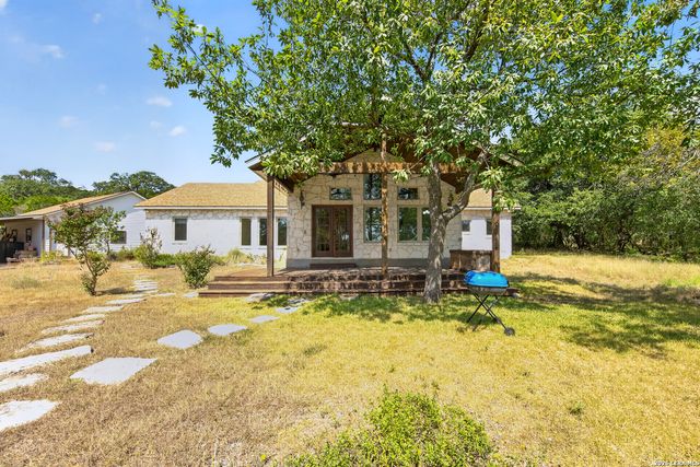 17840 HELOTES SPRINGS RD, Helotes, TX 78023