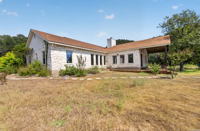 17840 HELOTES SPRINGS RD, Helotes, TX 78023