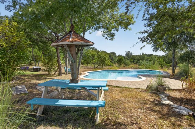 17840 HELOTES SPRINGS RD, Helotes, TX 78023
