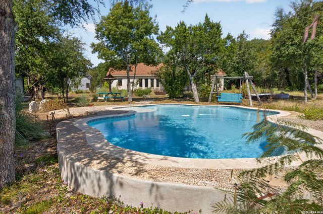 17840 HELOTES SPRINGS RD, Helotes, TX 78023