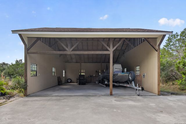 17840 HELOTES SPRINGS RD, Helotes, TX 78023