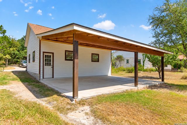 17840 HELOTES SPRINGS RD, Helotes, TX 78023