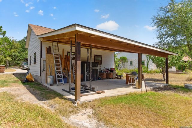 17840 HELOTES SPRINGS RD, Helotes, TX 78023