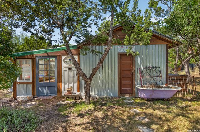 17840 HELOTES SPRINGS RD, Helotes, TX 78023
