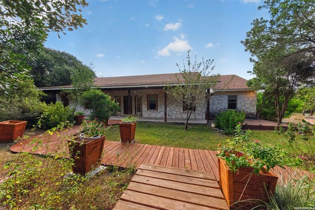 17840 HELOTES SPRINGS RD, Helotes, TX 78023