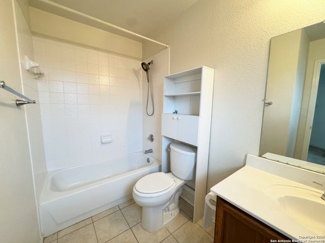 22134 Goldcrest Run, San Antonio, TX 78260