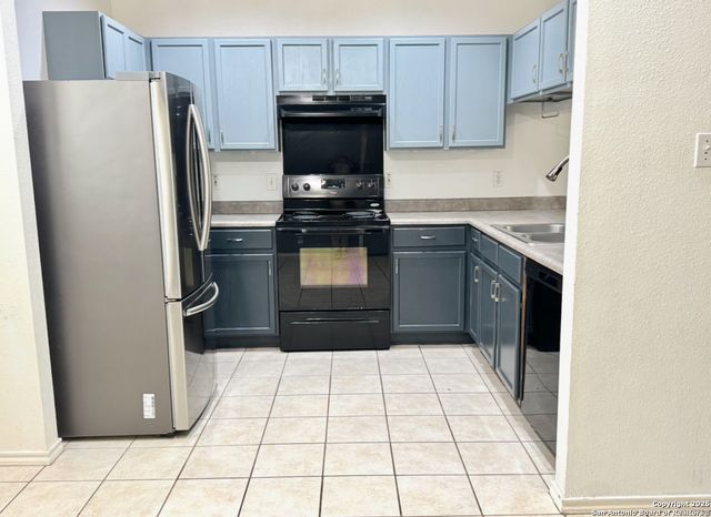 22134 Goldcrest Run, San Antonio, TX 78260