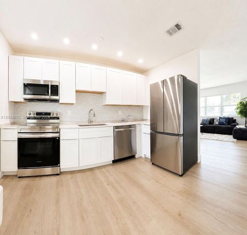 3061 NW 2nd St, Fort Lauderdale, FL 33311