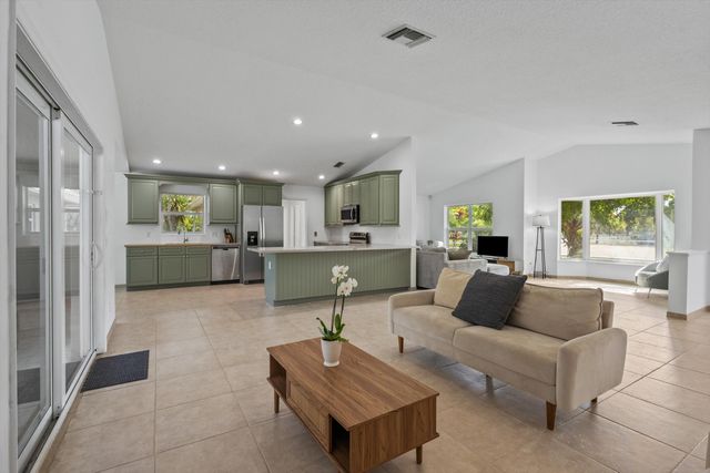 3287 Grande Road, Loxahatchee, FL 33470