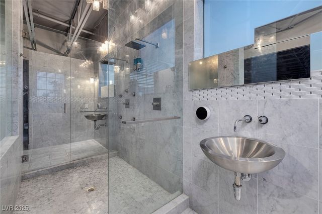 5014 Thunder River Circle, Las Vegas, NV 89148