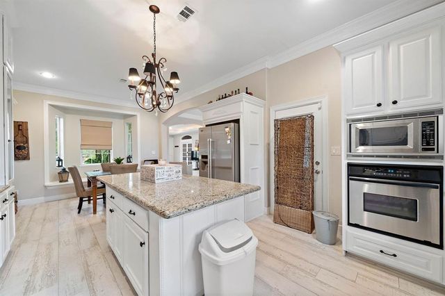 79 Flamingo Landing Drive, Missouri City, TX 77459