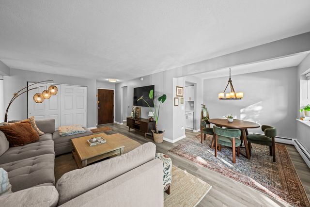 1215 N Waterman Avenue 3C, Arlington Heights, IL 60004