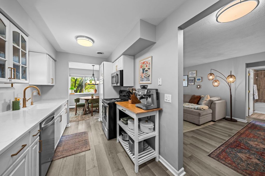 1215 N Waterman Avenue 3C, Arlington Heights, IL 60004 — photo 4