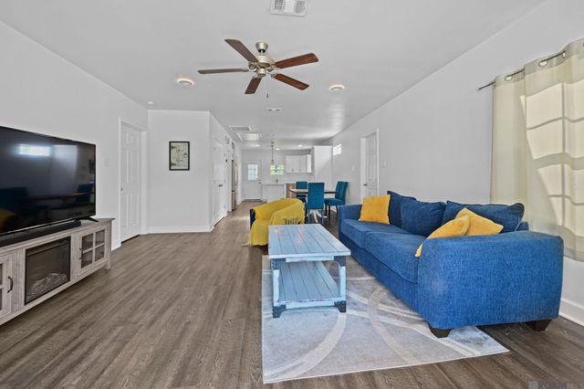 237 Capitol St, Denham Springs, LA 70726