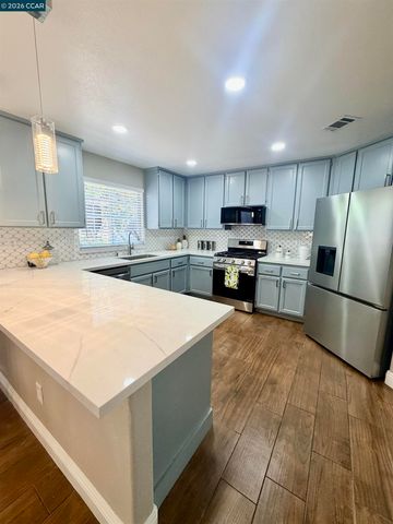 2163 Garnet Cir, Vallejo, CA 94591