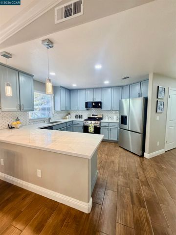 2163 Garnet Cir, Vallejo, CA 94591