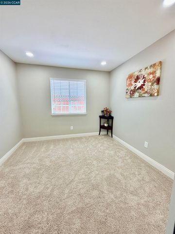 2163 Garnet Cir, Vallejo, CA 94591