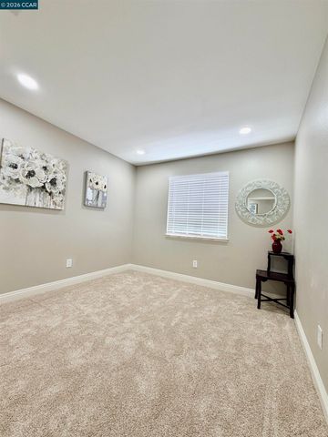2163 Garnet Cir, Vallejo, CA 94591