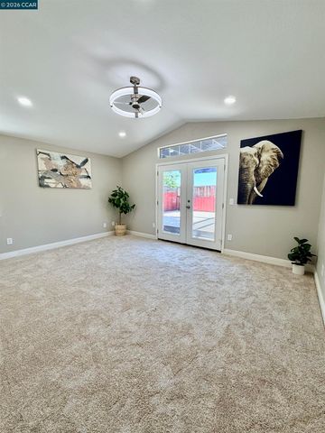 2163 Garnet Cir, Vallejo, CA 94591