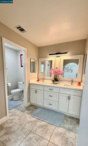 2163 Garnet Cir, Vallejo, CA 94591