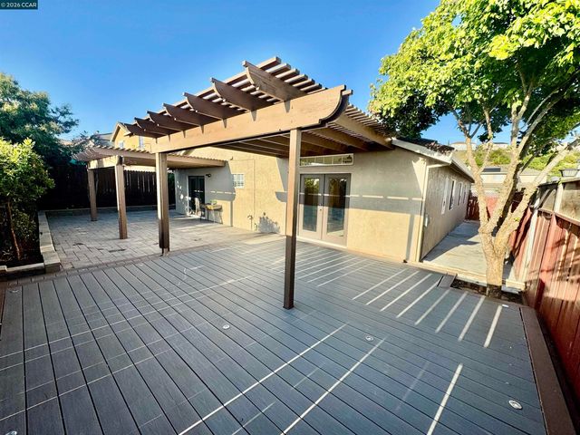 2163 Garnet Cir, Vallejo, CA 94591