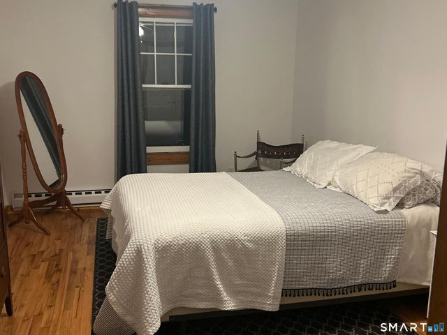 28 Sugar Street B, Newtown, CT 06470