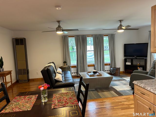 28 Sugar Street B, Newtown, CT 06470