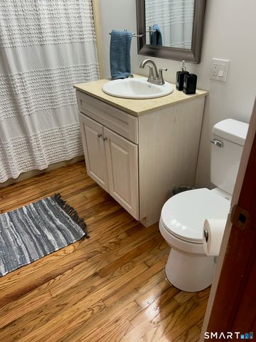 28 Sugar Street B, Newtown, CT 06470