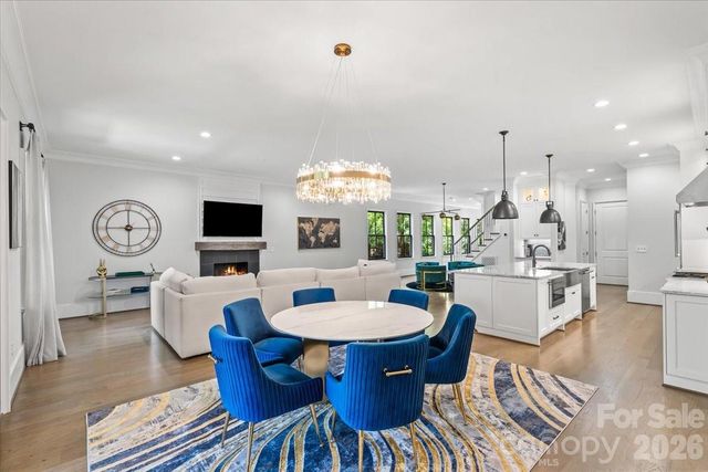 1160 S Kings Drive, Charlotte, NC 28207