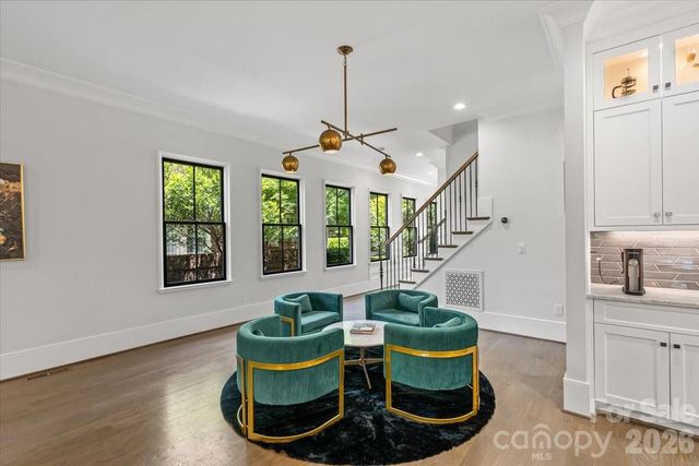 1160 S Kings Drive, Charlotte, NC 28207