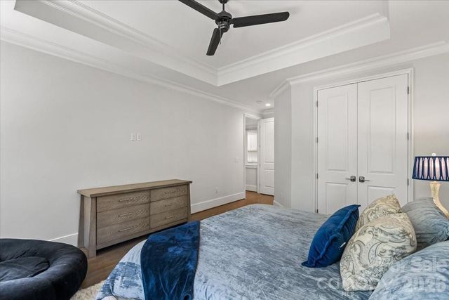 1160 S Kings Drive, Charlotte, NC 28207