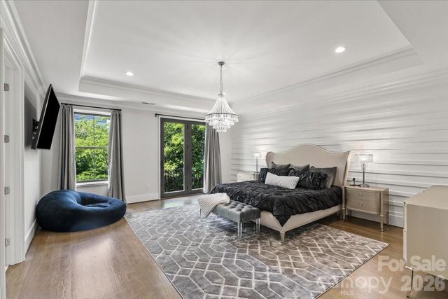 1160 S Kings Drive, Charlotte, NC 28207
