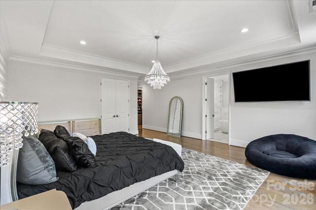 1160 S Kings Drive, Charlotte, NC 28207