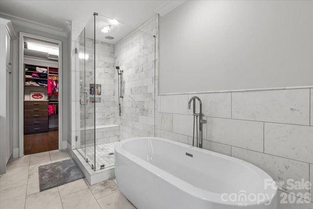 1160 S Kings Drive, Charlotte, NC 28207