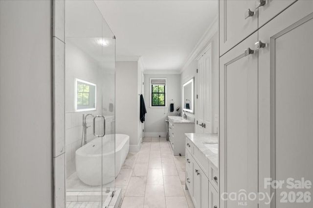 1160 S Kings Drive, Charlotte, NC 28207
