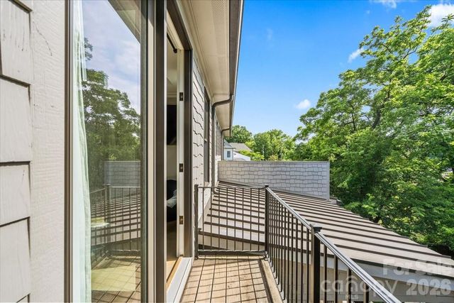1160 S Kings Drive, Charlotte, NC 28207