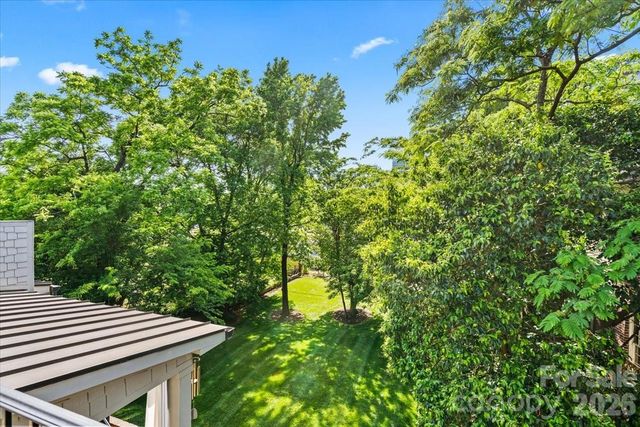 1160 S Kings Drive, Charlotte, NC 28207