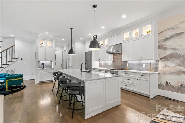 1160 S Kings Drive, Charlotte, NC 28207