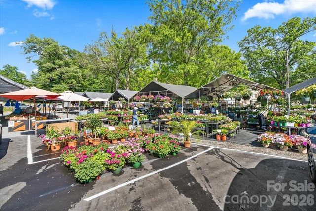 1160 S Kings Drive, Charlotte, NC 28207