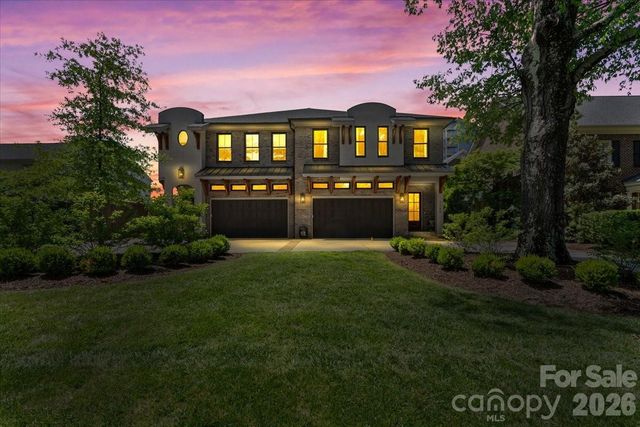 1160 S Kings Drive, Charlotte, NC 28207