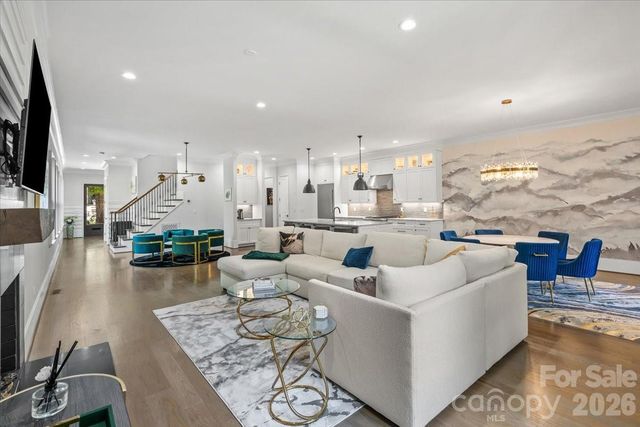 1160 S Kings Drive, Charlotte, NC 28207
